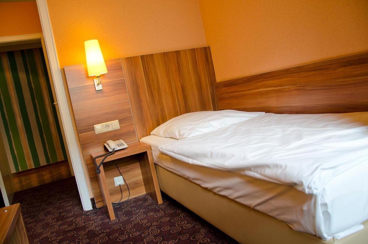 Rheinland Hotel Бонн Экстерьер фото
